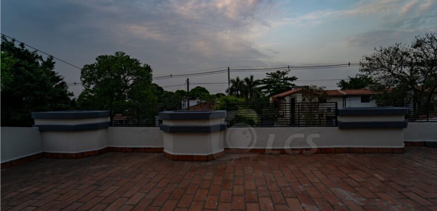 A0210 ALQUILO CASA EN LAMBARÉ, BARRIO KENNEDY