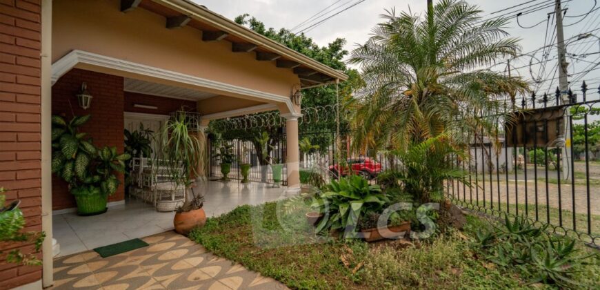 0228 CASA EN LAMBARÉ, BARRIO KENNEDY