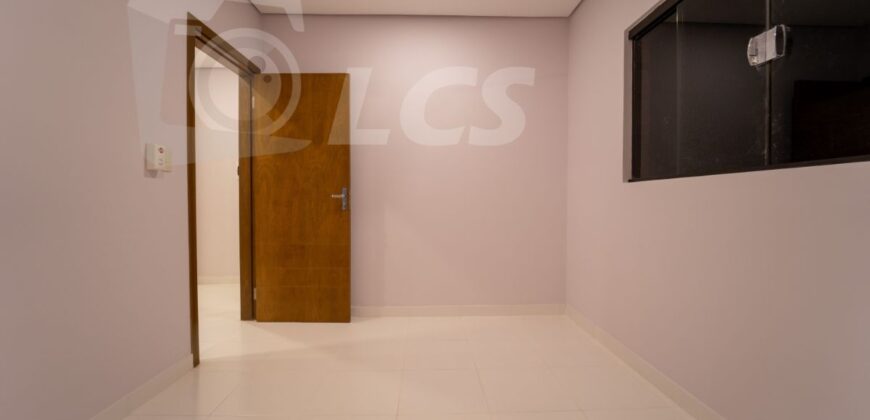 0235 DÚPLEX A ESTRENAR EN LAMBARÉ, ZONA YACHT Y GOLF CLUB
