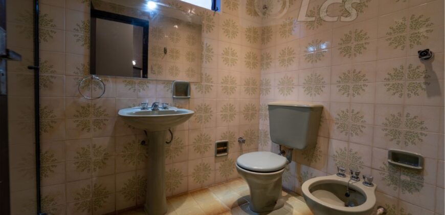 A0210 ALQUILO CASA EN LAMBARÉ, BARRIO KENNEDY