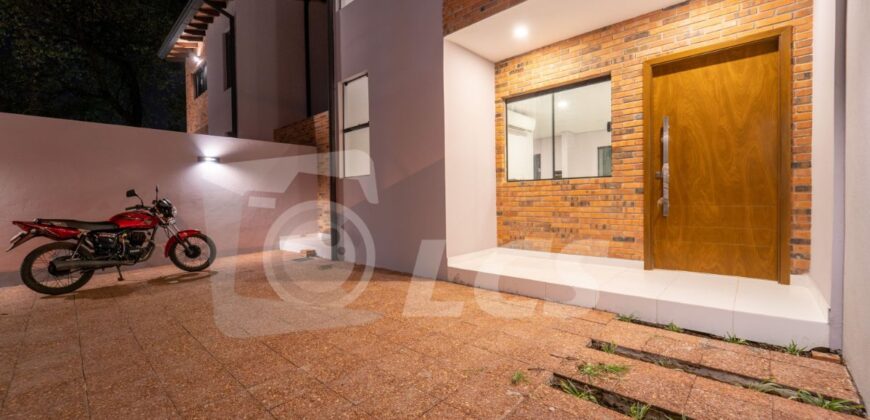 0235 DÚPLEX A ESTRENAR EN LAMBARÉ, ZONA YACHT Y GOLF CLUB