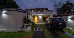 A0210 ALQUILO CASA EN LAMBARÉ, BARRIO KENNEDY