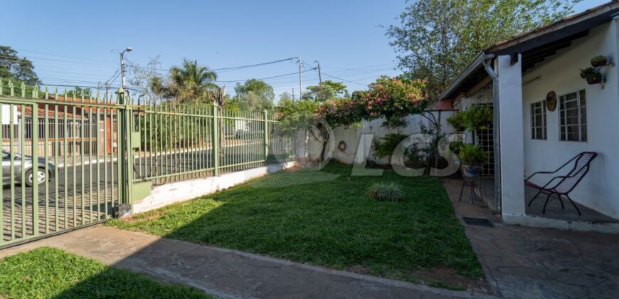 0242 CASA EN LAMBARÉ, BARRIO VALLE APU´A
