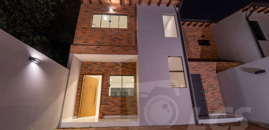 0235 DÚPLEX A ESTRENAR EN LAMBARÉ, ZONA YACHT Y GOLF CLUB