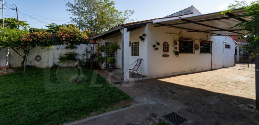 0242 CASA EN LAMBARÉ, BARRIO VALLE APU´A