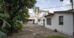 0233 CASA EN BARRIO VILLA MORRA, ZONA AVDA. SAN MARTÍN