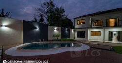 A0210 ALQUILO CASA EN LAMBARÉ, BARRIO KENNEDY