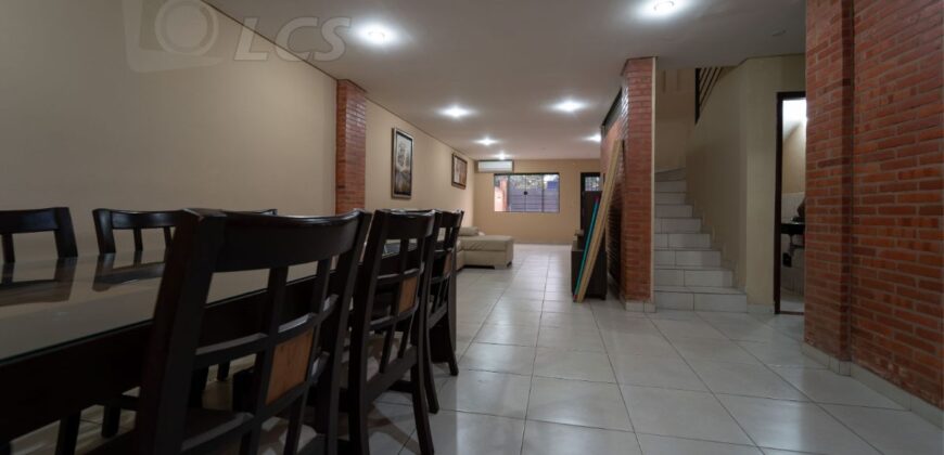 A0204 ALQUILO DUPLEX EN BARRIO HERRERA, ZONA AVDA. MADAME LYNCH