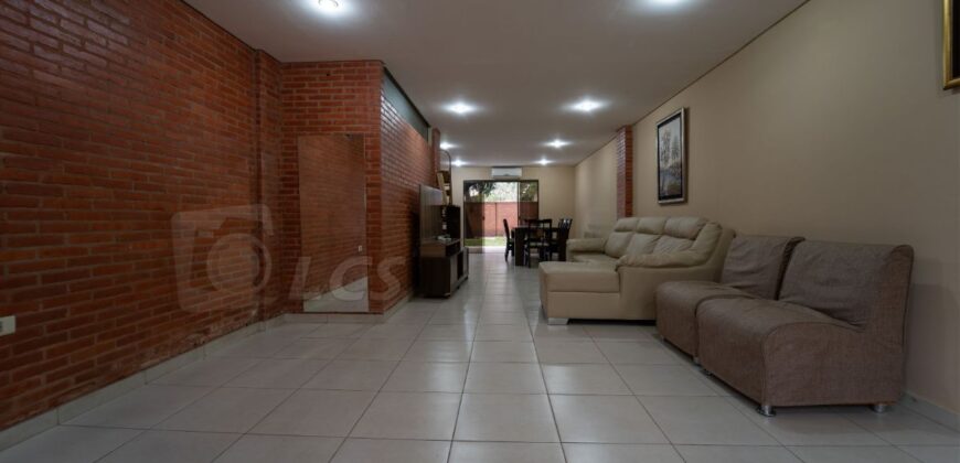 A0204 ALQUILO DUPLEX EN BARRIO HERRERA, ZONA AVDA. MADAME LYNCH