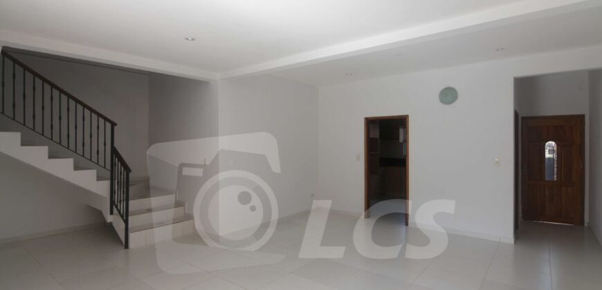 A0031 ALQUILO DÚPLEX EN BARRIO SANTA LIBRADA, ZONA AVENIDA PERÓN