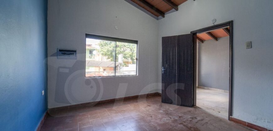 A0247 ALQUILO CASA EN BARRIO CIUDAD NUEVA, ZONA MERCADO 4