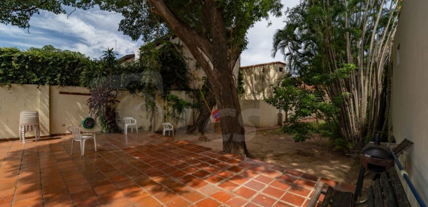 0261 TERRENO EN BARRIO VILLA MORRA, ZONA SANTÍSIMO SACRAMENTO