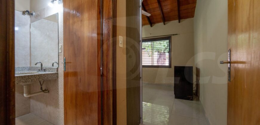 A0248 ALQUILO CASA EN LAMBARÉ, BARRIO KENNEDY