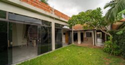A0248 ALQUILO CASA EN LAMBARÉ, BARRIO KENNEDY