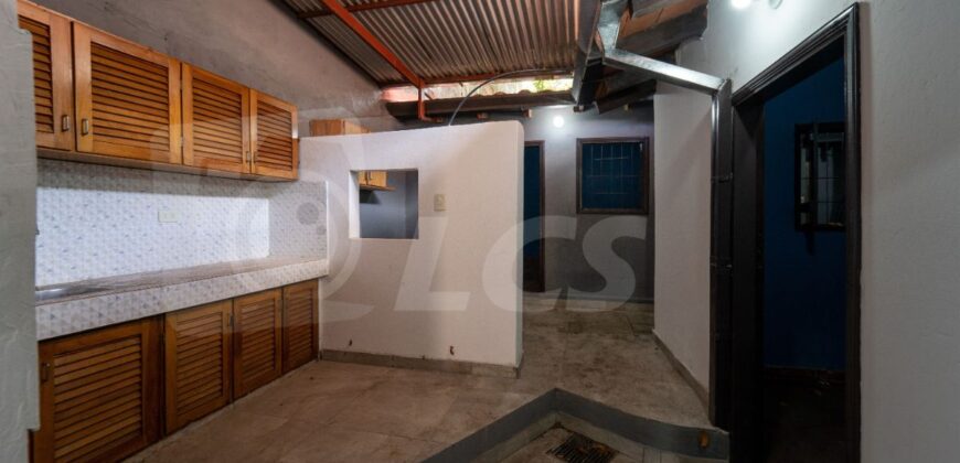 A0247 ALQUILO CASA EN BARRIO CIUDAD NUEVA, ZONA MERCADO 4