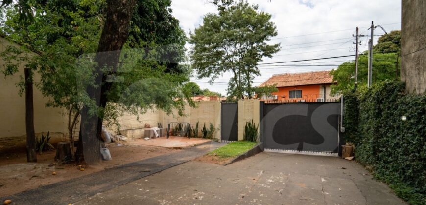 A0248 ALQUILO CASA EN LAMBARÉ, BARRIO KENNEDY