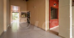 A0248 ALQUILO CASA EN LAMBARÉ, BARRIO KENNEDY