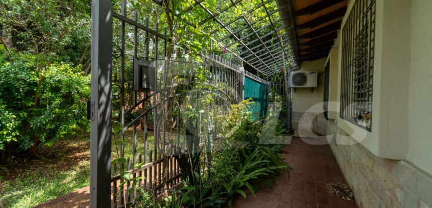 0266 CASA EN BARRIO VILLA AURELIA, ZONA AVDA. BOGGIANI