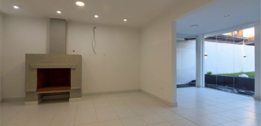 A0004 ALQUILO CASA EN BARRIO ITA ENRAMADA, ZONA AVDA. PERÓN