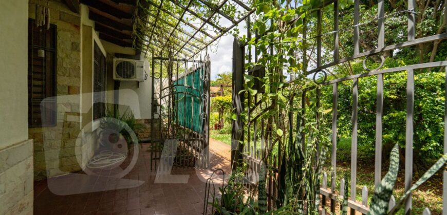 0266 CASA EN BARRIO VILLA AURELIA, ZONA AVDA. BOGGIANI