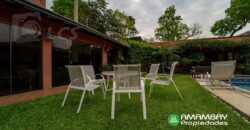 A0245 ALQUILO RESIDENCIA EN BARRIO MBURICAO, ZONA CLUB CENTENARIO