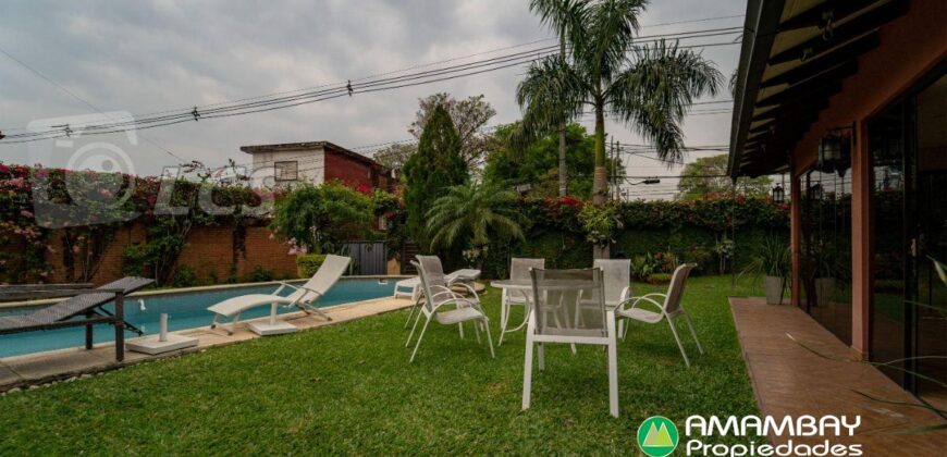 A0245 ALQUILO RESIDENCIA EN BARRIO MBURICAO, ZONA CLUB CENTENARIO