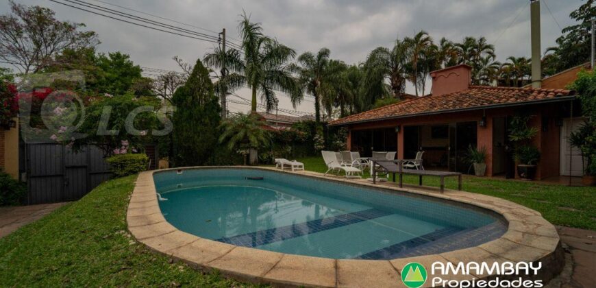 A0245 ALQUILO RESIDENCIA EN BARRIO MBURICAO, ZONA CLUB CENTENARIO