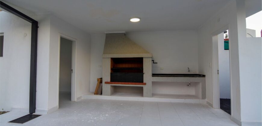 A0004 ALQUILO CASA EN BARRIO ITA ENRAMADA, ZONA AVDA. PERÓN
