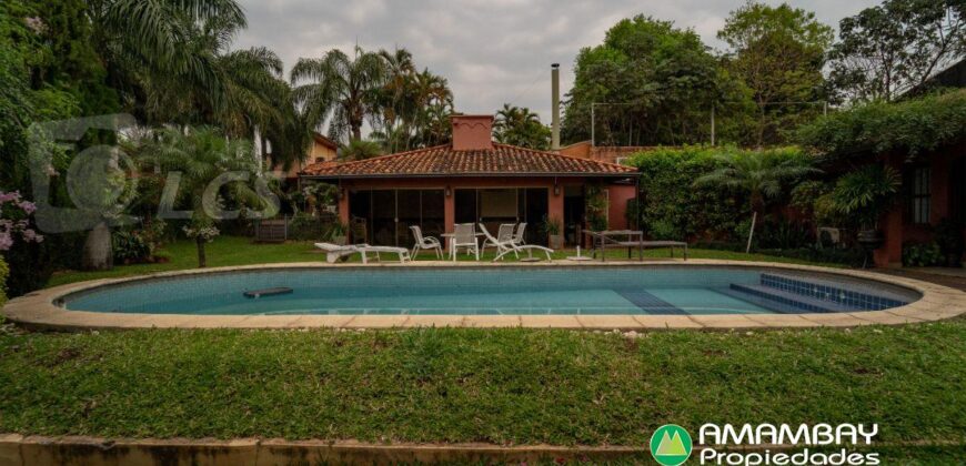 A0245 ALQUILO RESIDENCIA EN BARRIO MBURICAO, ZONA CLUB CENTENARIO