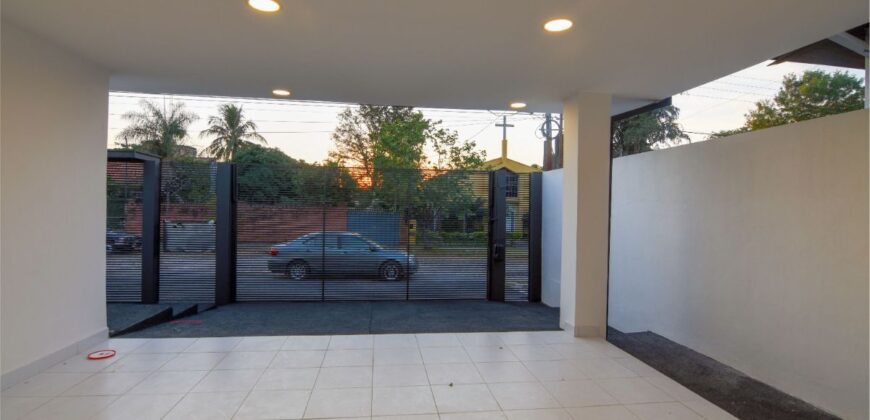 A0004 ALQUILO CASA EN BARRIO ITA ENRAMADA, ZONA AVDA. PERÓN