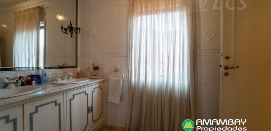 A0245 ALQUILO RESIDENCIA EN BARRIO MBURICAO, ZONA CLUB CENTENARIO