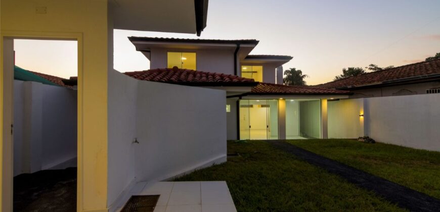 A0004 ALQUILO CASA EN BARRIO ITA ENRAMADA, ZONA AVDA. PERÓN