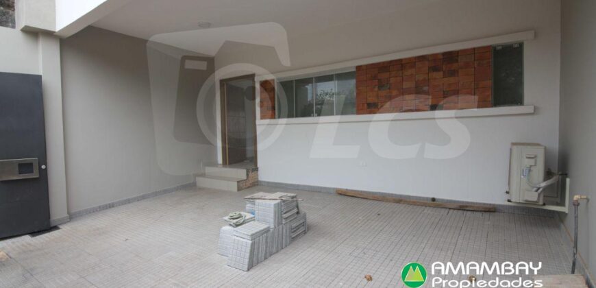 0762 DÚPLEX EN BARRIO SANTA LIBRADA, ZONA AVDA. PERÓN