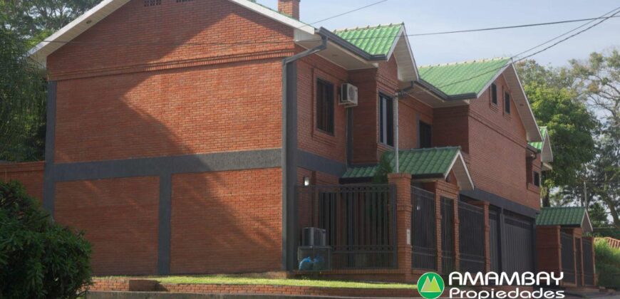 0569 CASA PAREADA EN LAMBARE, ZONA AVDA. PERÓN