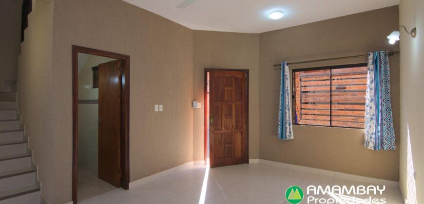 A0058 ALQUILO DÚPLEX EN BARRIO ITÁ ENRAMADA, ZONA AVDA. PERON