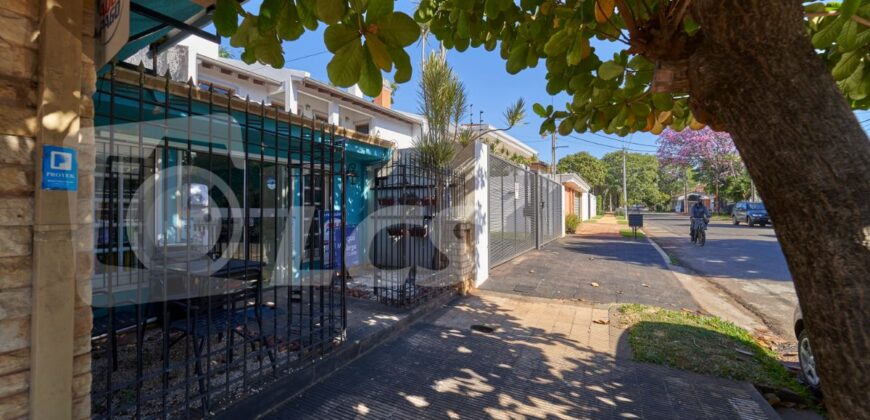 0002 CASA EN BARRIO YKUA SATI, ZONA AVDA. SANTA TERESA