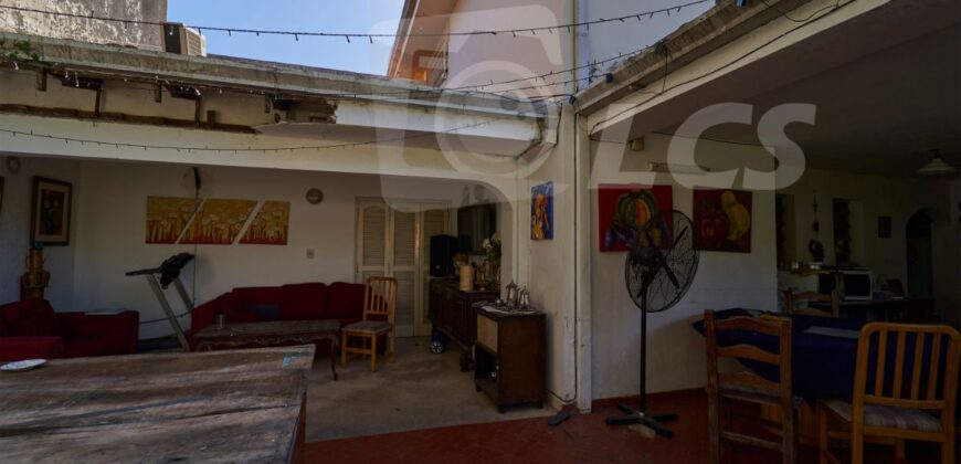 0002 CASA EN BARRIO YKUA SATI, ZONA AVDA. SANTA TERESA