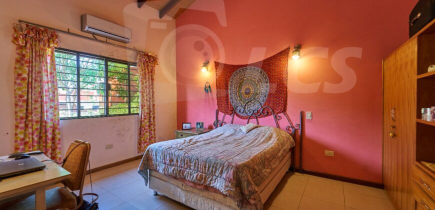 0281 RESIDENCIA EN BARRIO TEMBETARY, ZONA AVDA. CHOFERES DEL CHACO