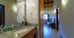 0281 RESIDENCIA EN BARRIO TEMBETARY, ZONA AVDA. CHOFERES DEL CHACO
