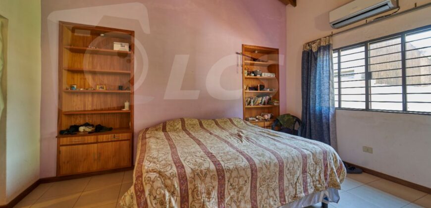 0281 RESIDENCIA EN BARRIO TEMBETARY, ZONA AVDA. CHOFERES DEL CHACO