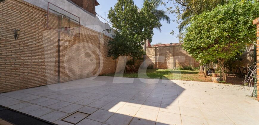 0281 RESIDENCIA EN BARRIO TEMBETARY, ZONA AVDA. CHOFERES DEL CHACO