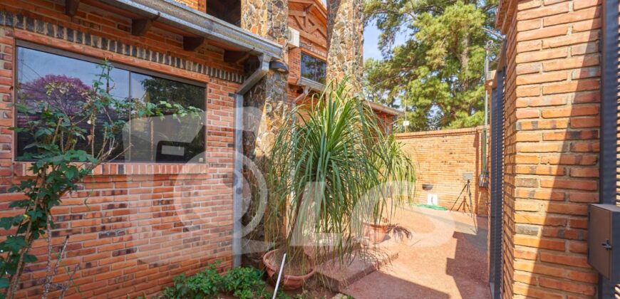 0281 RESIDENCIA EN BARRIO TEMBETARY, ZONA AVDA. CHOFERES DEL CHACO