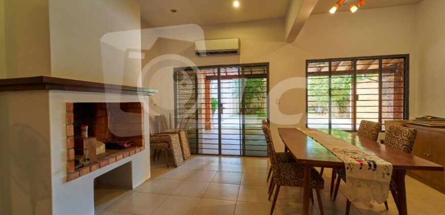 0281 RESIDENCIA EN BARRIO TEMBETARY, ZONA AVDA. CHOFERES DEL CHACO