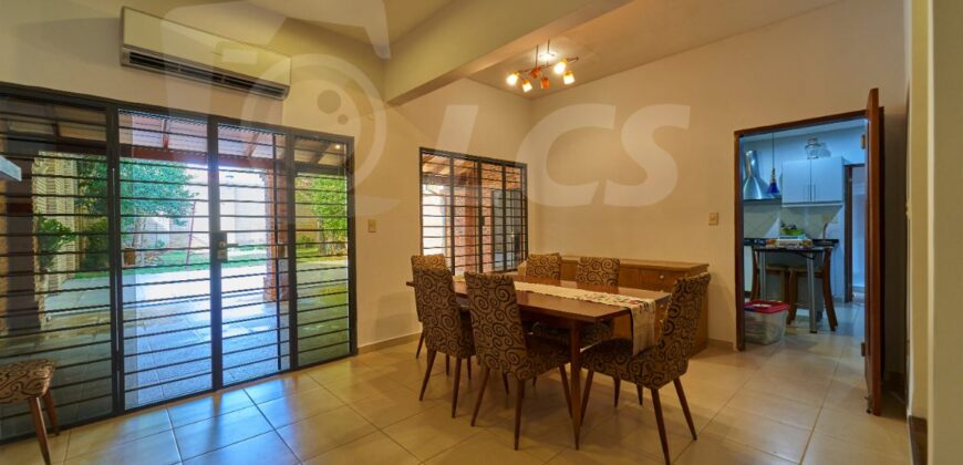 0281 RESIDENCIA EN BARRIO TEMBETARY, ZONA AVDA. CHOFERES DEL CHACO
