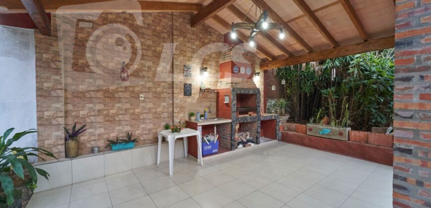 0068 CASA EN LAMBARÉ, ZONA AVDA. BRUNO GUGGIARI