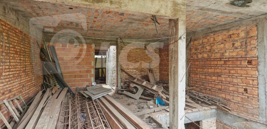 0292 TRIPLEX A TERMINAR EN LAMBARÉ, ZONA AVDAS. REPÚBLICA ARGENTINA Y MÉDICOS DEL CHACO