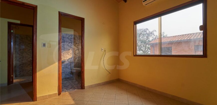 0294 DÚPLEX EN LAMBARÉ, ZONA AVDA. MÉDICOS DEL CHACO