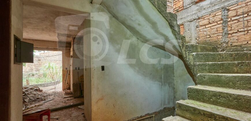 0292 TRIPLEX A TERMINAR EN LAMBARÉ, ZONA AVDAS. REPÚBLICA ARGENTINA Y MÉDICOS DEL CHACO