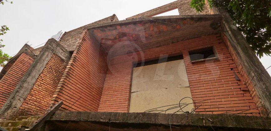 0292 TRIPLEX A TERMINAR EN LAMBARÉ, ZONA AVDAS. REPÚBLICA ARGENTINA Y MÉDICOS DEL CHACO