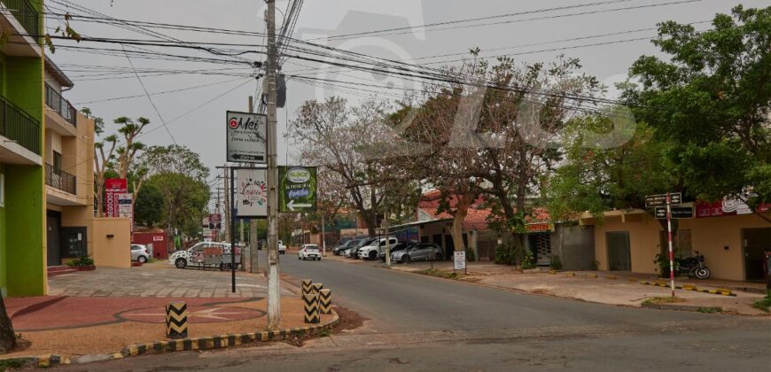 0292 TRIPLEX A TERMINAR EN LAMBARÉ, ZONA AVDAS. REPÚBLICA ARGENTINA Y MÉDICOS DEL CHACO